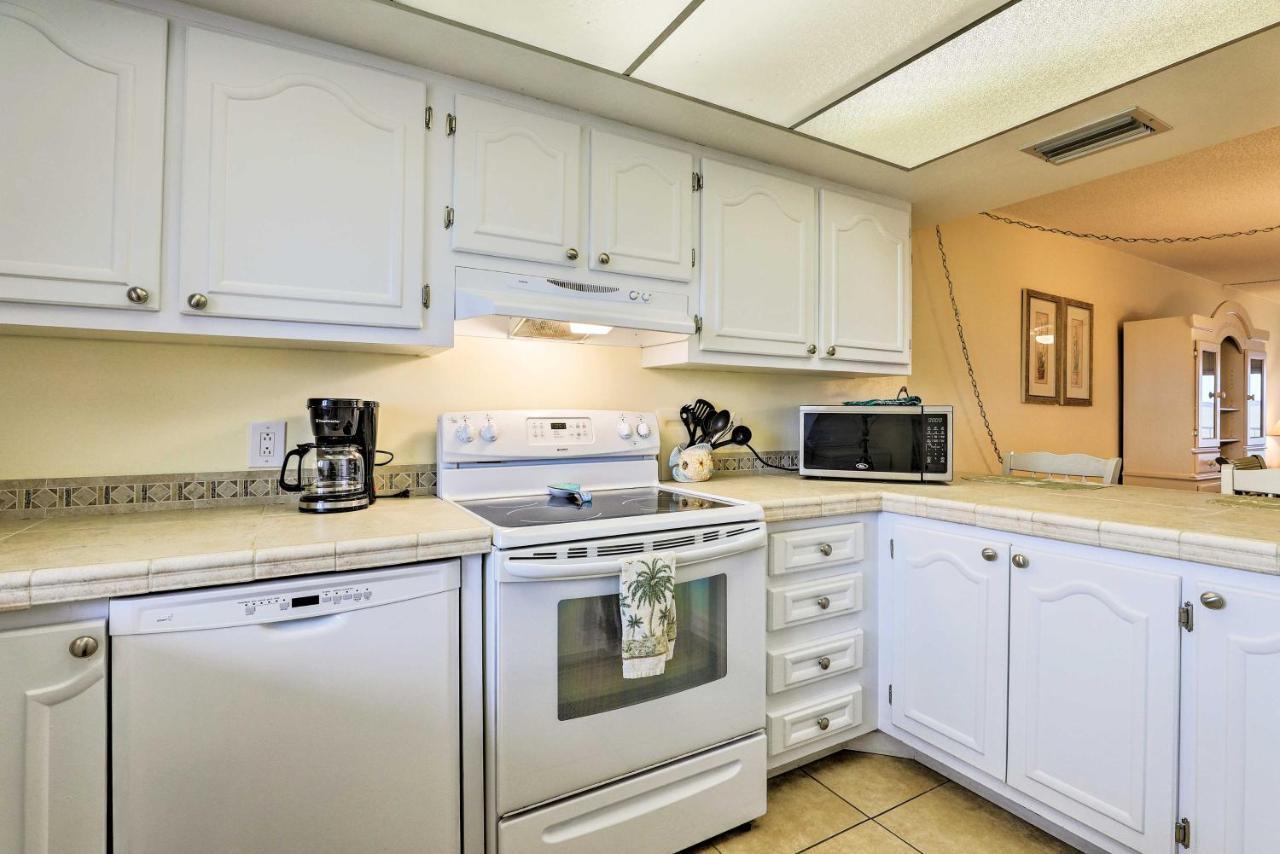 Oceanfront Cocoa Beach Condo With View Walk To Pier Kültér fotó